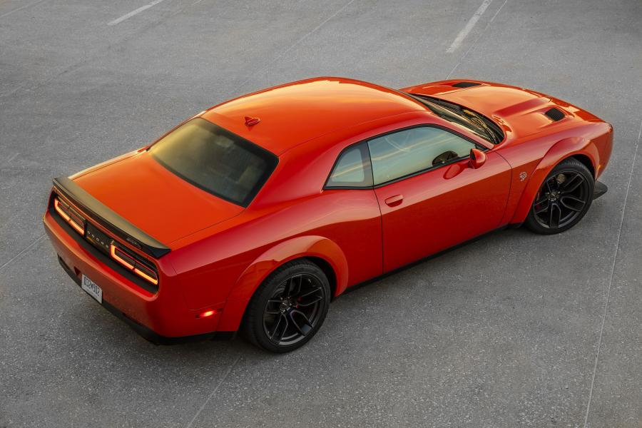  Dodge Challenger SRT Hellcat Widebody 2017 года  (фото 39 из 69)